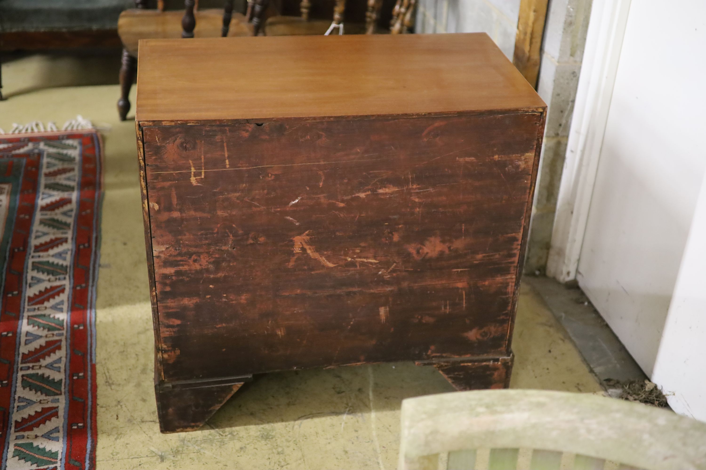 A small George IV mahogany four drawer chest, width 84cm, depth 45cm, height 82cm